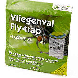 Vliegenzak,vliegenzakken,vliegenval,vliegenval voor buiten,insectenval,ongedierteval,stal,boerderij,lokmiddel,waterzak,Ecologische vliegenzak,welkoop,agradi,